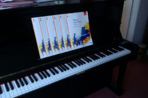 piano tuition reading